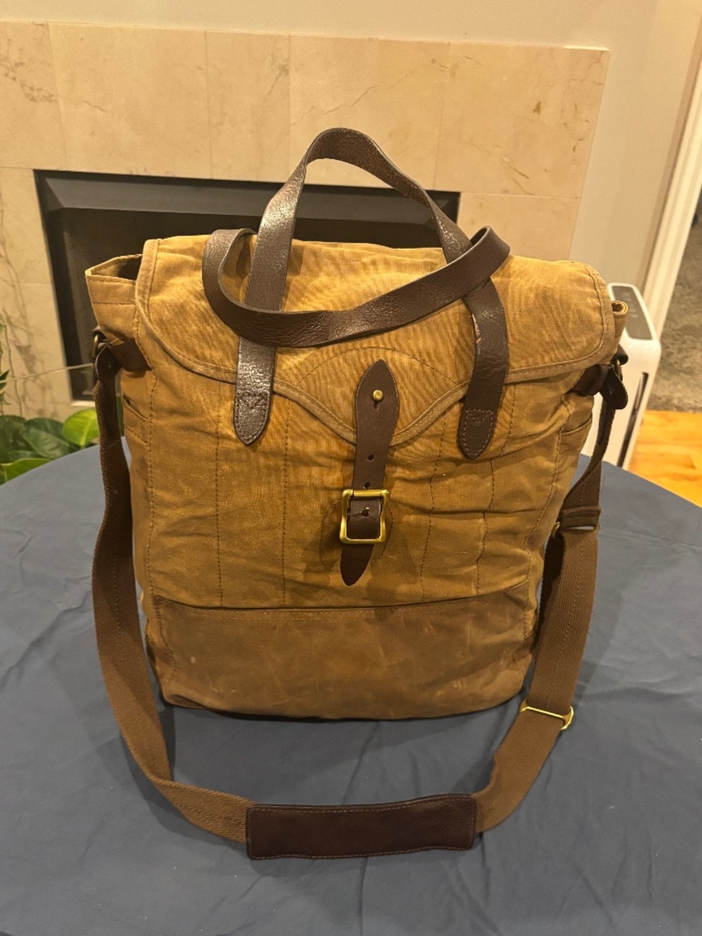 J. Crew J Crew Abingdon Messenger Bag Field Bag.  British Tan Khaki color way.